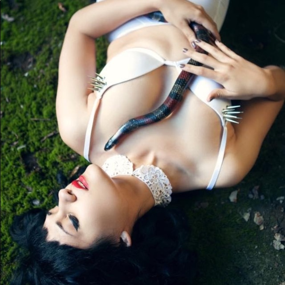 Bra
